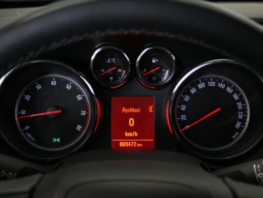 Opel Astra 1,6 i 85kW Cosmo 69 480 km! ČR