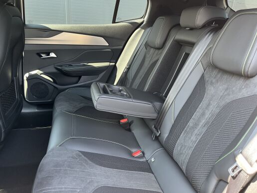 Peugeot 408 GT Hybrid 145 e-DCS6    