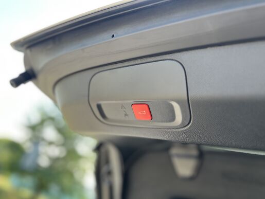Peugeot 408 GT Hybrid 145 e-DCS6    