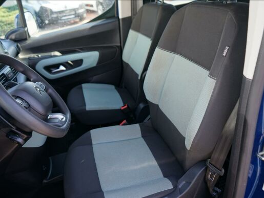 Citroën Berlingo osobní 1,2 EAT8 7 míst  Feel XL tažné