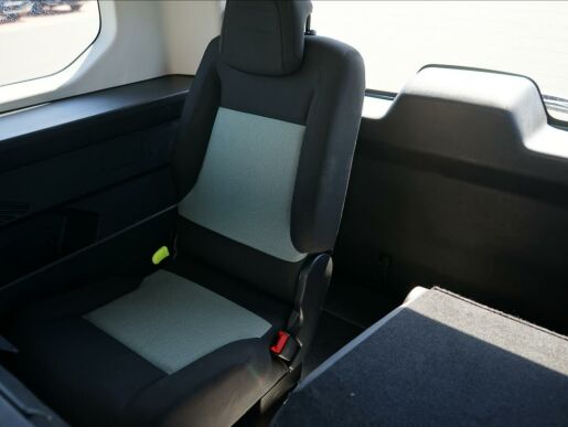 Citroën Berlingo osobní 1,2 EAT8 7 míst  Feel XL tažné