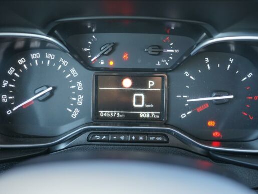Citroën Berlingo osobní 1,2 EAT8 7 míst  Feel XL tažné