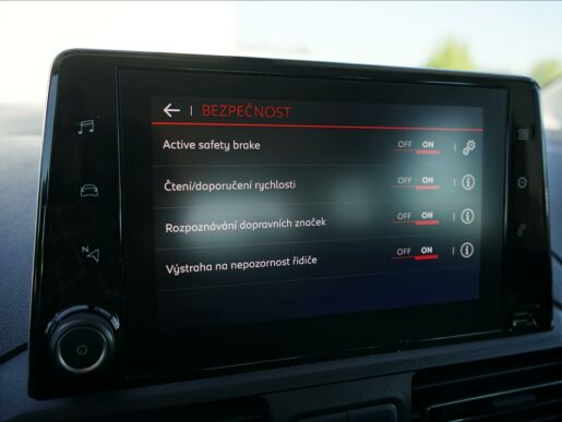 Citroën Berlingo osobní 1,2 EAT8 7 míst  Feel XL tažné