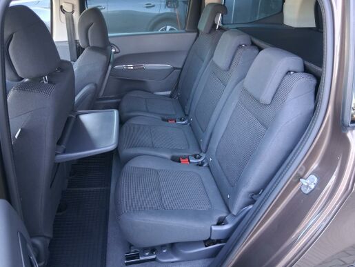 Peugeot 5008 ACTIVE 1.6 HDi 88 kW