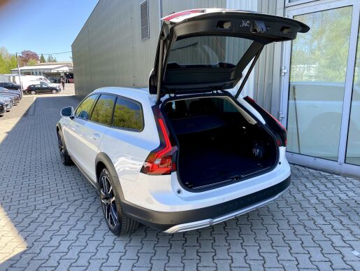 Volvo V90 CC B5 (nafta) AWD // ULTIMATE