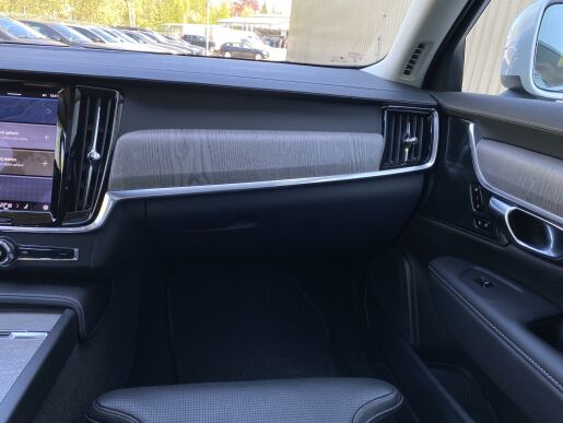 Volvo V90 CC B5 (nafta) AWD // ULTIMATE