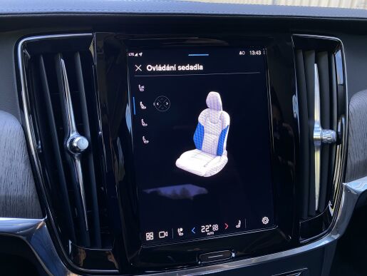 Volvo V90 CC B5 (nafta) AWD // ULTIMATE