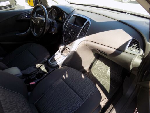 Opel Astra 2.0 CDTi NOVÁ STK