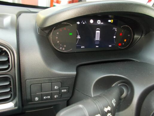 Opel Movano Van 3500 L3H2 2.2 CDTi 180k 6-