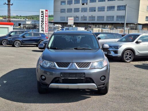 Mitsubishi Outlander 2,0 DI-D  Intense (po servise!