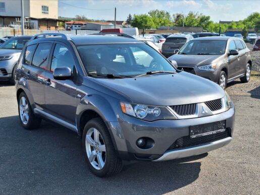 Mitsubishi Outlander 2,0 DI-D  Intense (po servise!