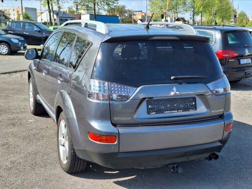 Mitsubishi Outlander 2,0 DI-D  Intense (po servise!