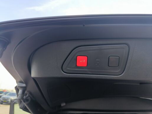 Citroën SUV C5 Aircross MAX 1.5 Hdi 130k EAT8 Alcantara - šedá Platinium
