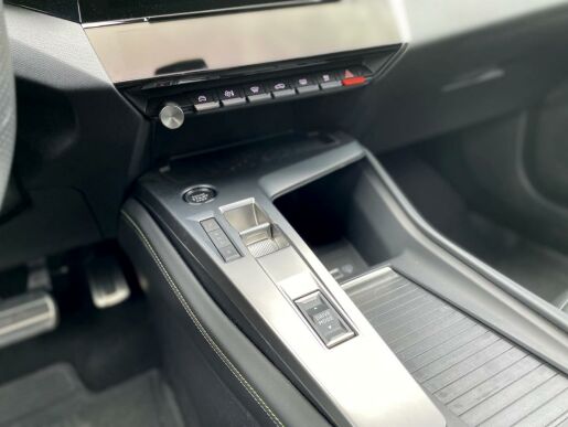Peugeot 408 e-GT HYBRID 225k AT8