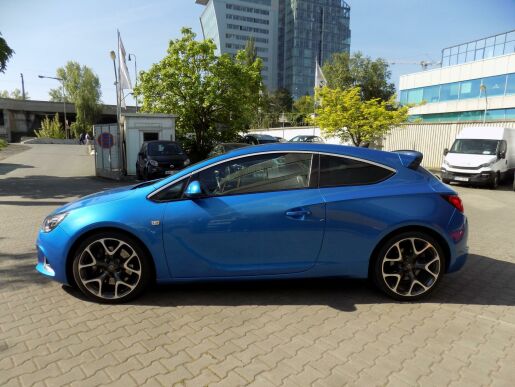 Opel Astra 2.0 16V OPC