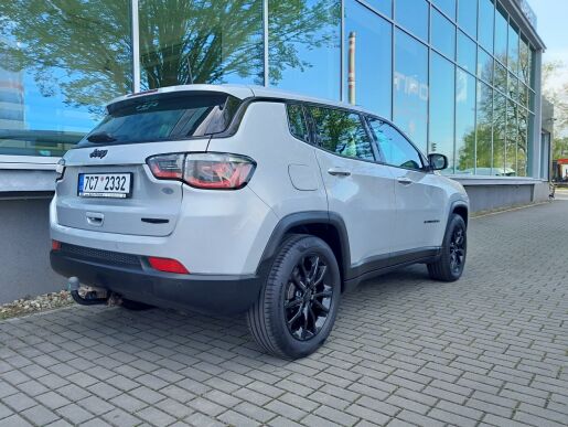 Jeep Compass 1.3 130 PS manuál, ČR, 1.maj.