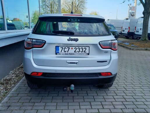 Jeep Compass 1.3 130 PS manuál, ČR, 1.maj.