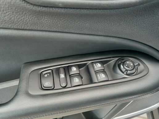 Jeep Compass 1.3 130 PS manuál, ČR, 1.maj.