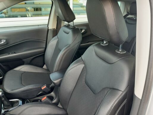 Jeep Compass 1.3 130 PS manuál, ČR, 1.maj.