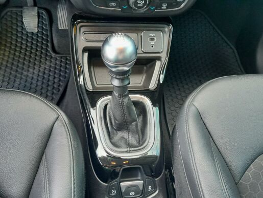 Jeep Compass 1.3 130 PS manuál, ČR, 1.maj.