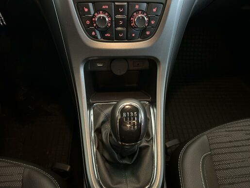 Opel Astra 1.4 T Cosmo
