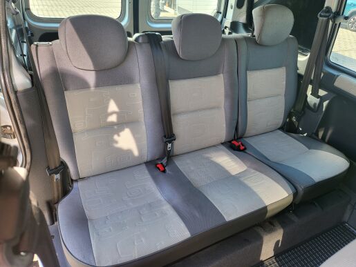 Peugeot Partner Combi 1.6HDi MAN5 75k - 5 Míst