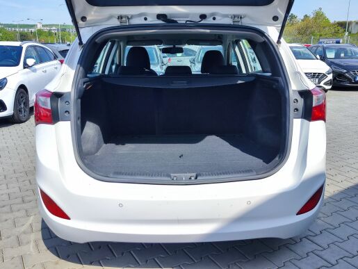 Hyundai i30 1.6 CRDi/81kW Trikolor