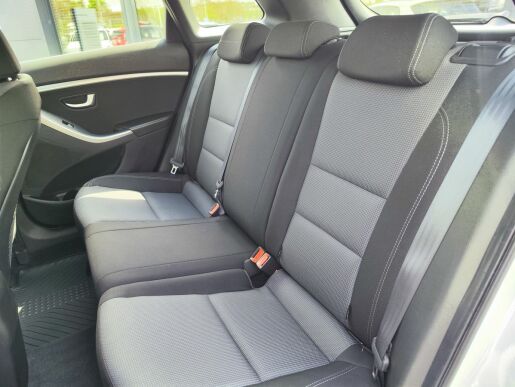 Hyundai i30 1.6 CRDi/81kW Trikolor