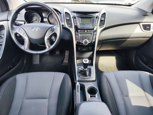 Hyundai i30 1.6 CRDi/81kW Trikolor