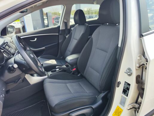 Hyundai i30 1.6 CRDi/81kW Trikolor