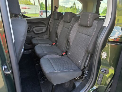 Peugeot Rifter LONG ALLURE 1.5BlueHDi 130k MAN6  - BOHATÁ VÝBAVA