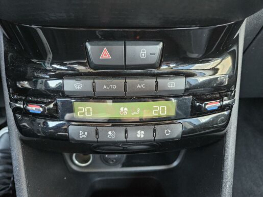 Peugeot 2008 1.2 PT 110 ALLURE MAN5