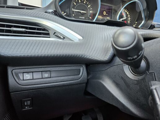 Peugeot 2008 1.2 PT 110 ALLURE MAN5