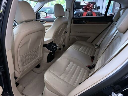 Alfa Romeo Stelvio 2.0 T 200k AT8 ZF Q4 4x4 Super