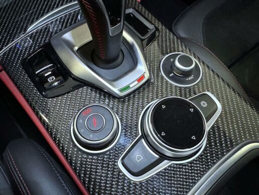 Alfa Romeo Stelvio 2.9 V6 BiTurbo 510k AT8 ZF Q4