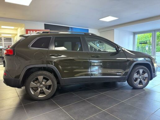 Jeep Cherokee 2.2 MJD 9ATX 200k 4x4 75th Ann