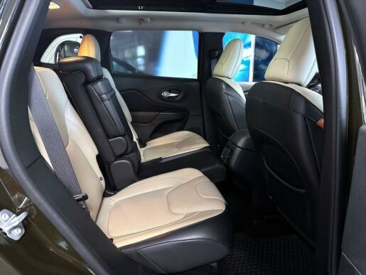 Jeep Cherokee 2.2 MJD 9ATX 200k 4x4 75th Ann