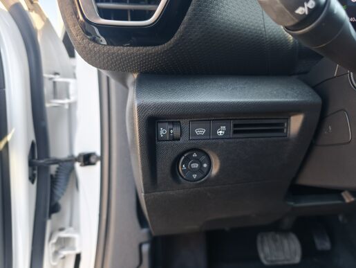 Citroën C4 Shine 1.2 Pure Tech 130k Automat - bílá Perle Nacre