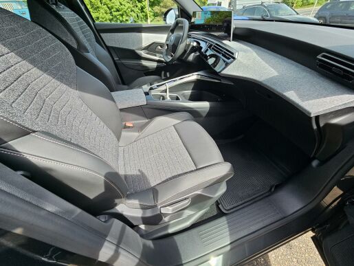 Peugeot 5008 Hybrid 136 ALLURE e-DCS6