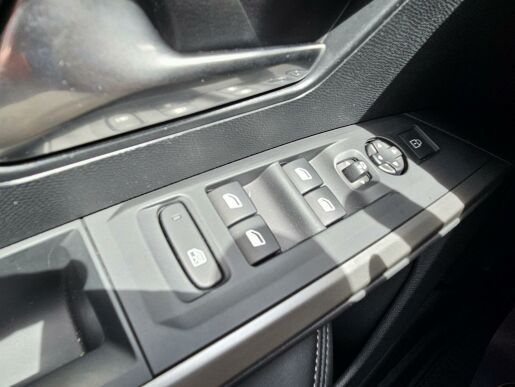 Peugeot 5008 Hybrid 136 ALLURE e-DCS6