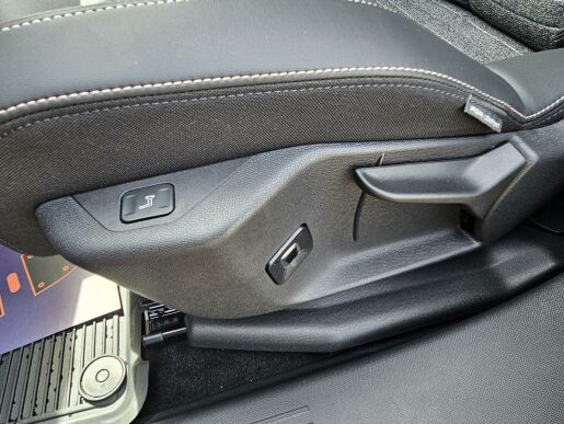 Peugeot 5008 Hybrid 136 ALLURE e-DCS6