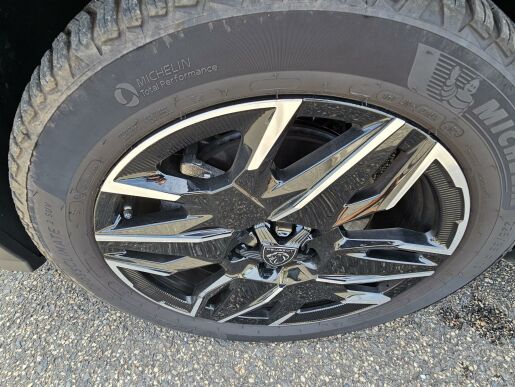 Peugeot 5008 Hybrid 136 ALLURE e-DCS6