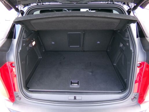 Peugeot 3008 GT HYBRID4 300 e-EAT8 4x4