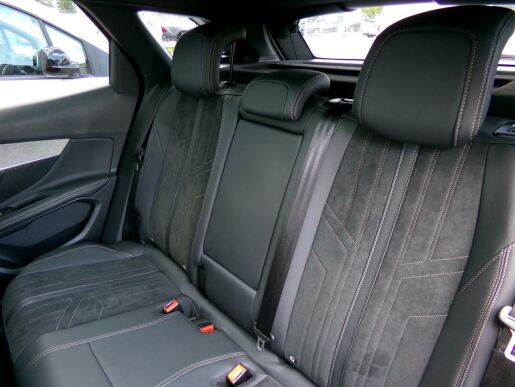 Peugeot 3008 GT HYBRID4 300 e-EAT8 4x4