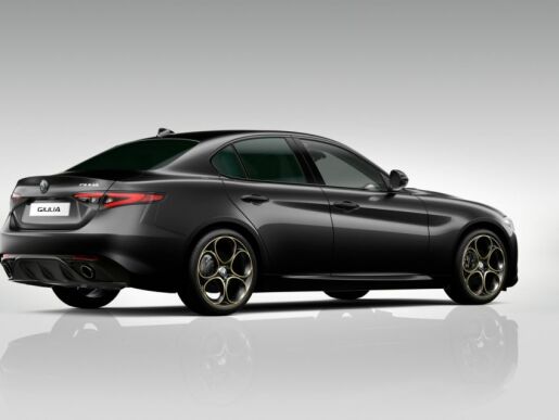 Alfa Romeo Giulia 2.0 Turbo 280k AT8 AWD  INTENS