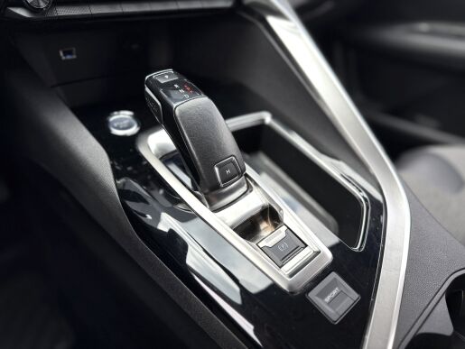 Peugeot 3008 ALLURE, el. sedadla+kufr, navigace