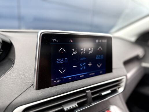 Peugeot 3008 ALLURE, el. sedadla+kufr, navigace