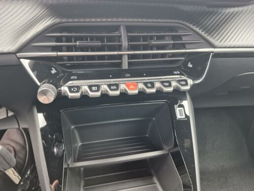 Peugeot 2008 STYLE PureTech 100 S&S MAN6