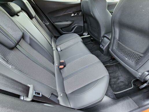Peugeot 2008 1.2 PT 130 GT EAT8