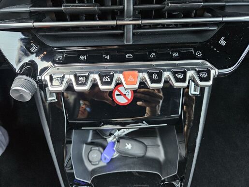 Peugeot 2008 1.2 PT 130 GT EAT8